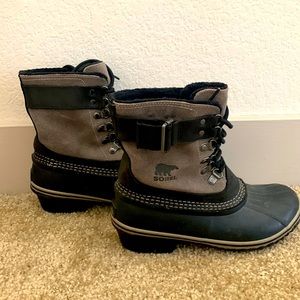 Sorel ankle boots. Size 7.5. Black and grey. Lightly worn.